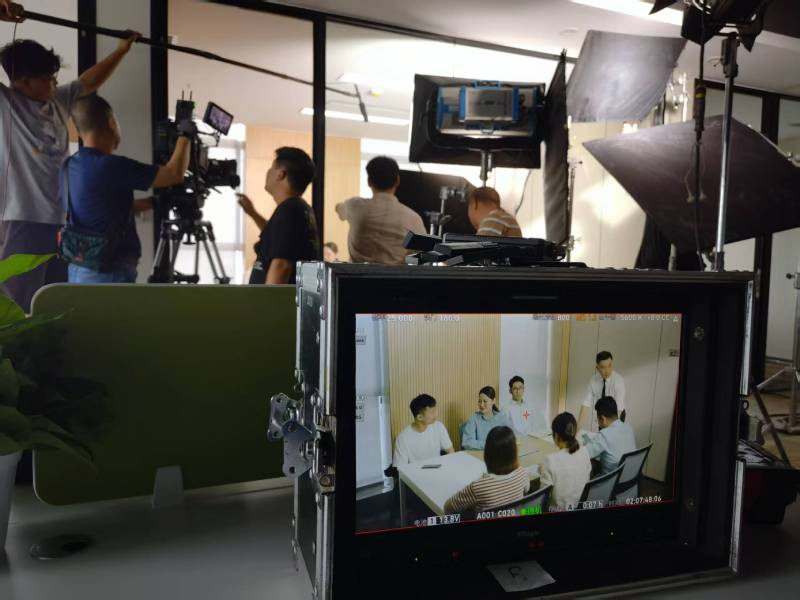 永德县TVC拍摄公司：科技产品视觉化大师，诠释未来感与功能美学